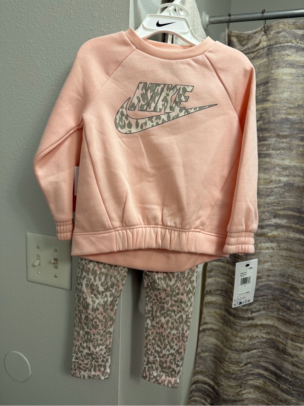 Nike Girls 3T Pink Leopard Sweatshirt Leggings Set NWT